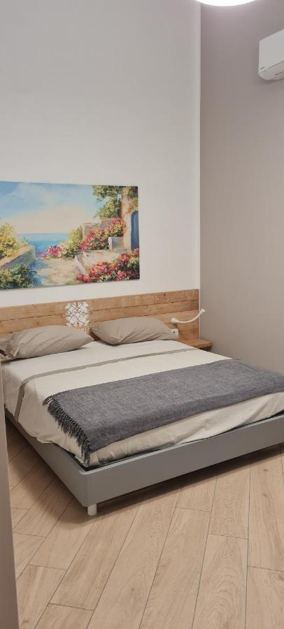 Euforia Napoli - Tre Sedi - Three Locations Bed and Breakfast Rum bild